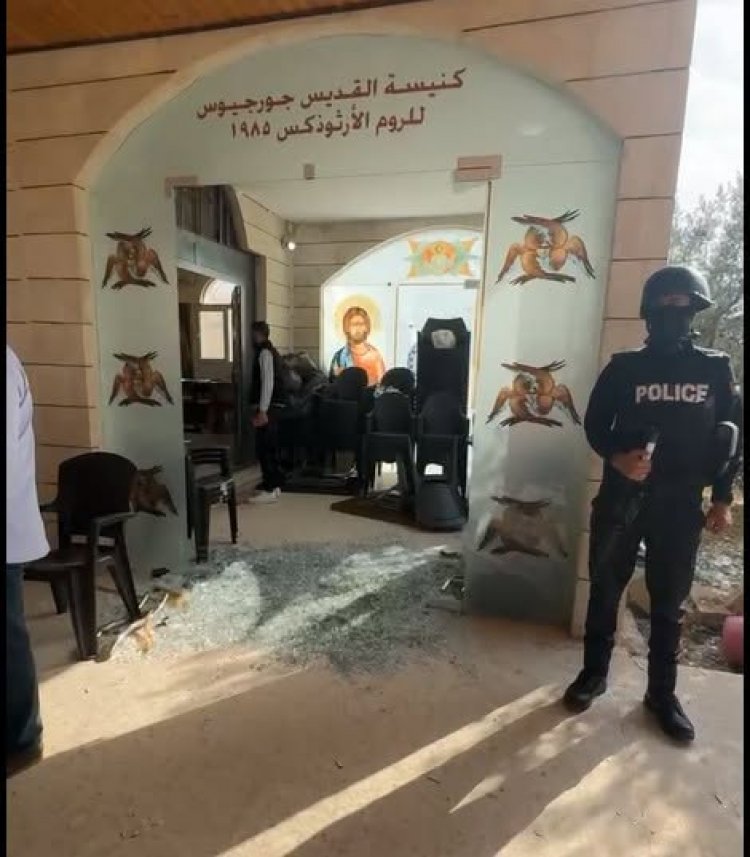 البابا يدعو إلى السلام في اليمن ويتضامن مع ضحايا الاعتداء الإرهابي في الأردن